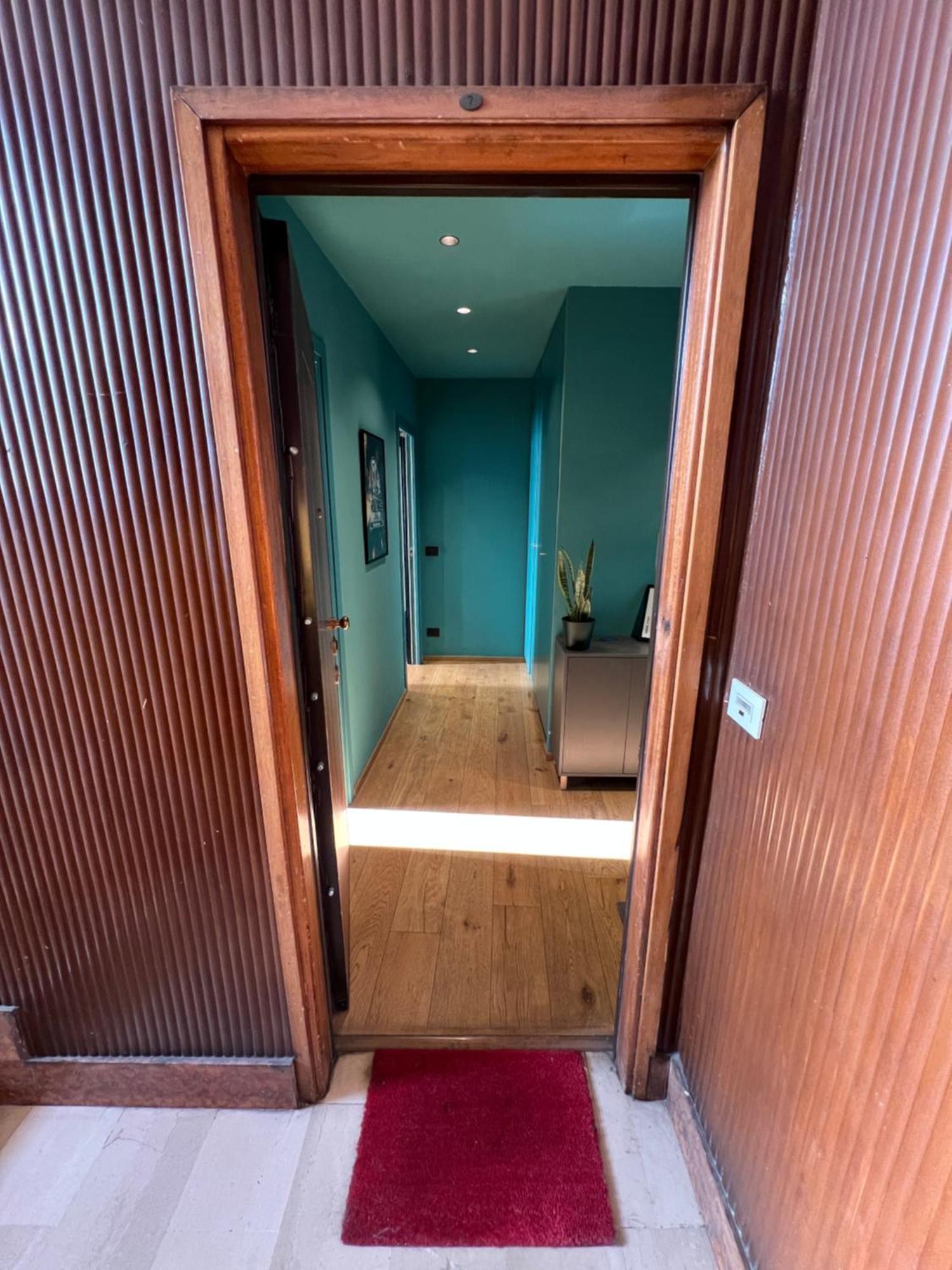 Room With Private Balcony On The Dora River 都灵 外观 照片